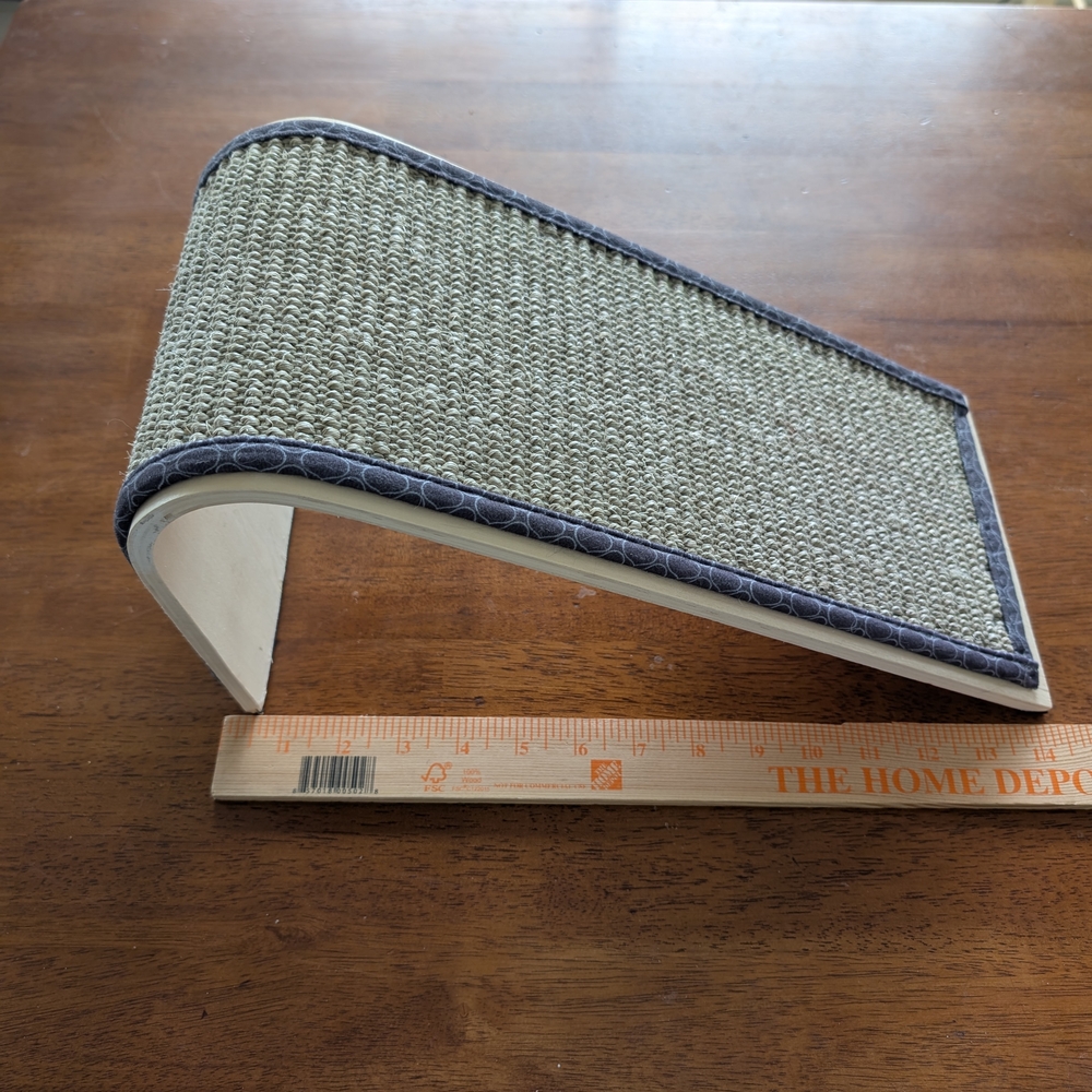 Gray and Tan Cat Scratching Ramp - Picture 4 of 6